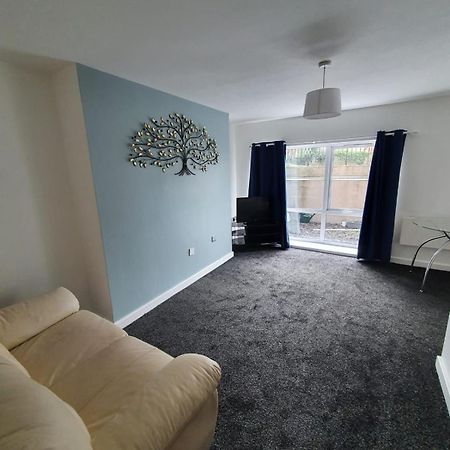 Quiet 2 Bedroom Flat In Darlington With Free Parking, Wi-Fi And More Экстерьер фото
