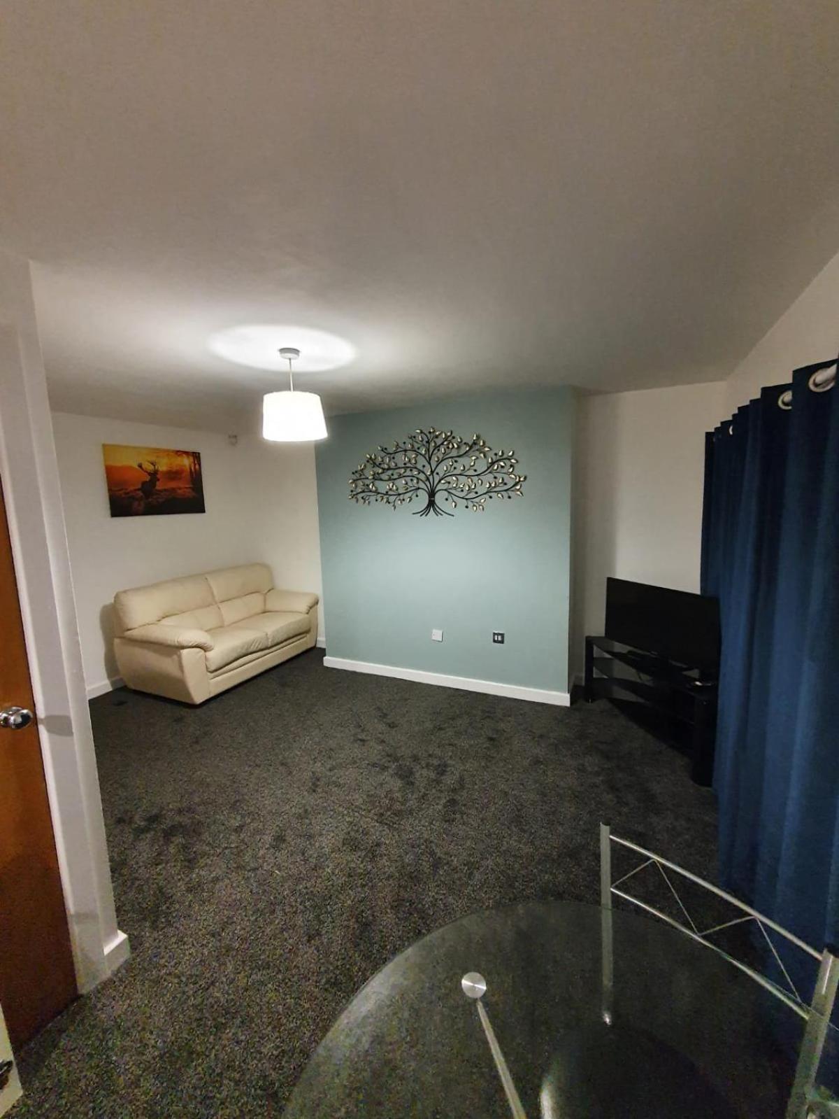 Quiet 2 Bedroom Flat In Darlington With Free Parking, Wi-Fi And More Экстерьер фото