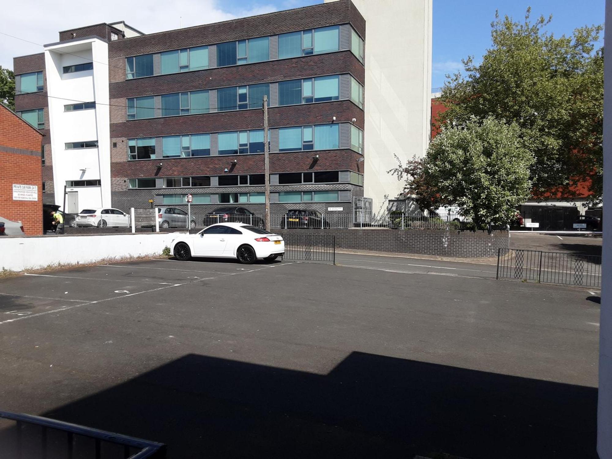 Quiet 2 Bedroom Flat In Darlington With Free Parking, Wi-Fi And More Экстерьер фото