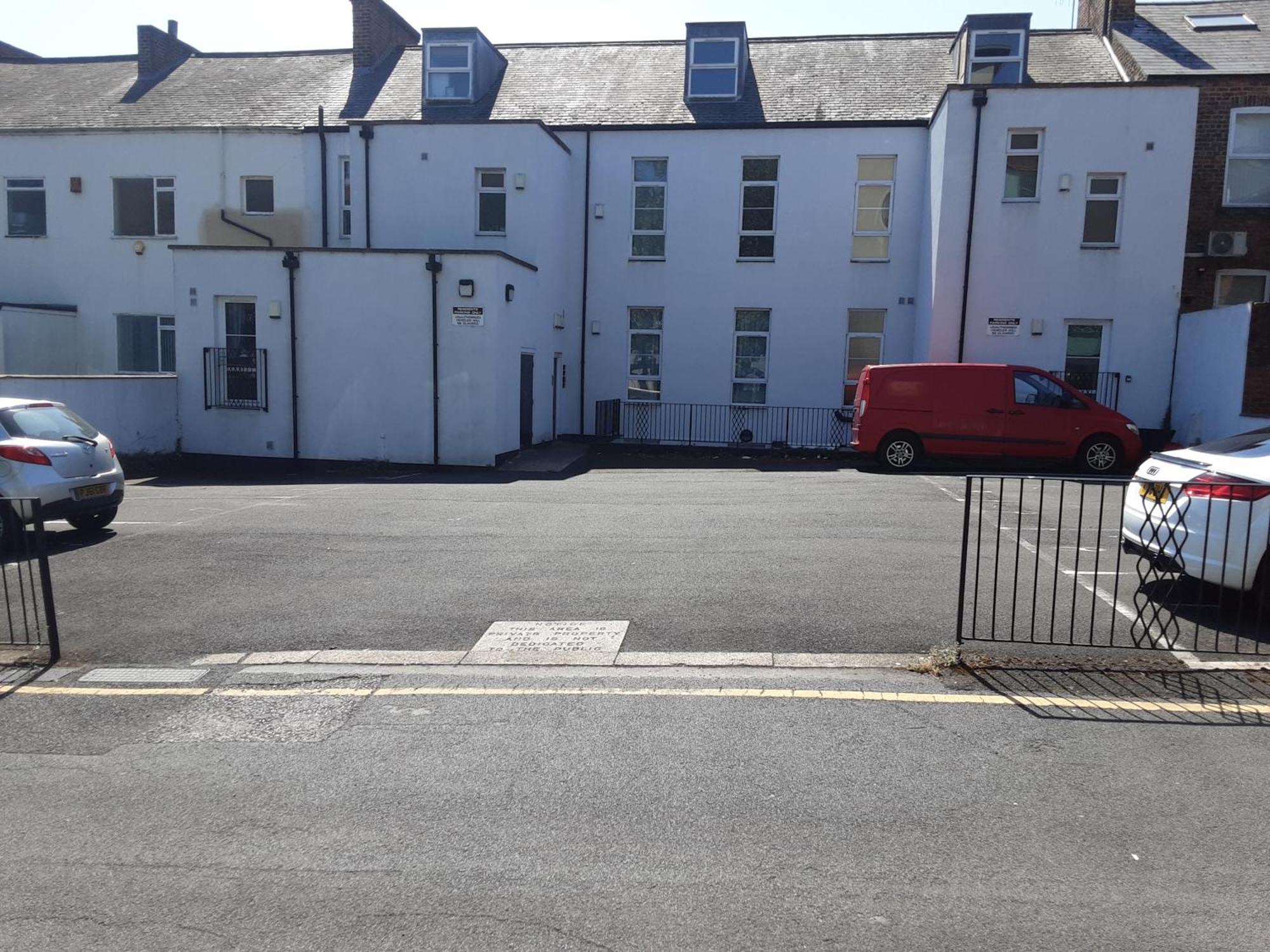 Quiet 2 Bedroom Flat In Darlington With Free Parking, Wi-Fi And More Экстерьер фото